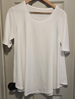 Chico's White Short-Sleeve The Ultimate Tee Sz 1